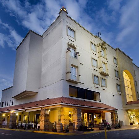Hotel Suites Mexico Plaza Leon Campestre Exterior photo
