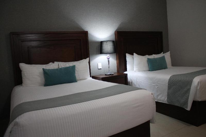 Hotel Suites Mexico Plaza Leon Campestre Room photo