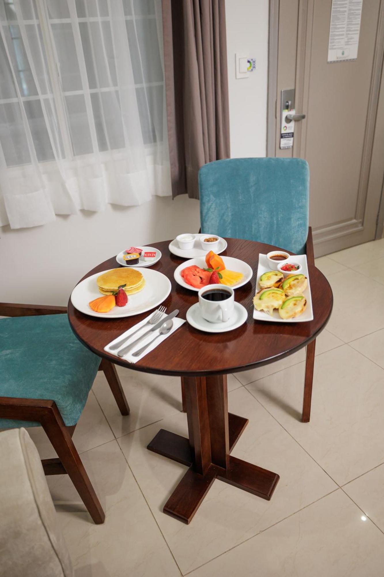 Hotel Suites Mexico Plaza Leon Campestre Exterior photo