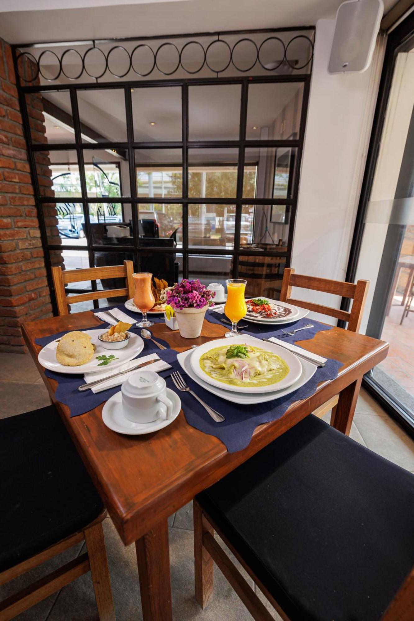 Hotel Suites Mexico Plaza Leon Campestre Exterior photo